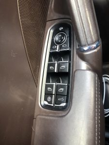 Porsche Cayenne - 2012