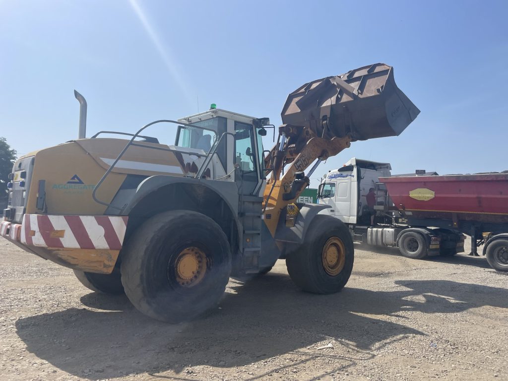 Incarcator Liebherr 564