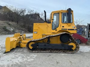 Buldozer CAT D4