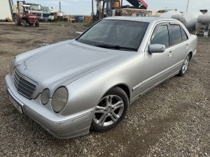Mercedes E 220 - 2001