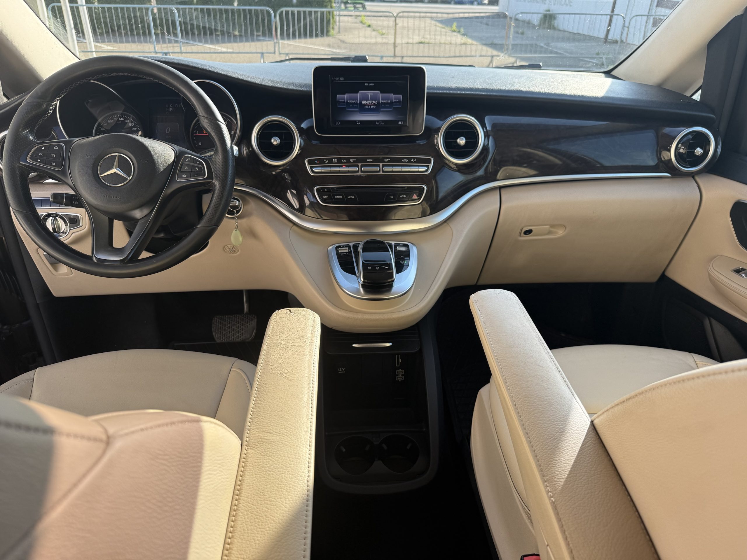 Mercedes-Benz V-Class 2014