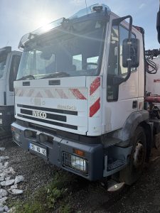 IVECO Trakker 19 tone cu macara
