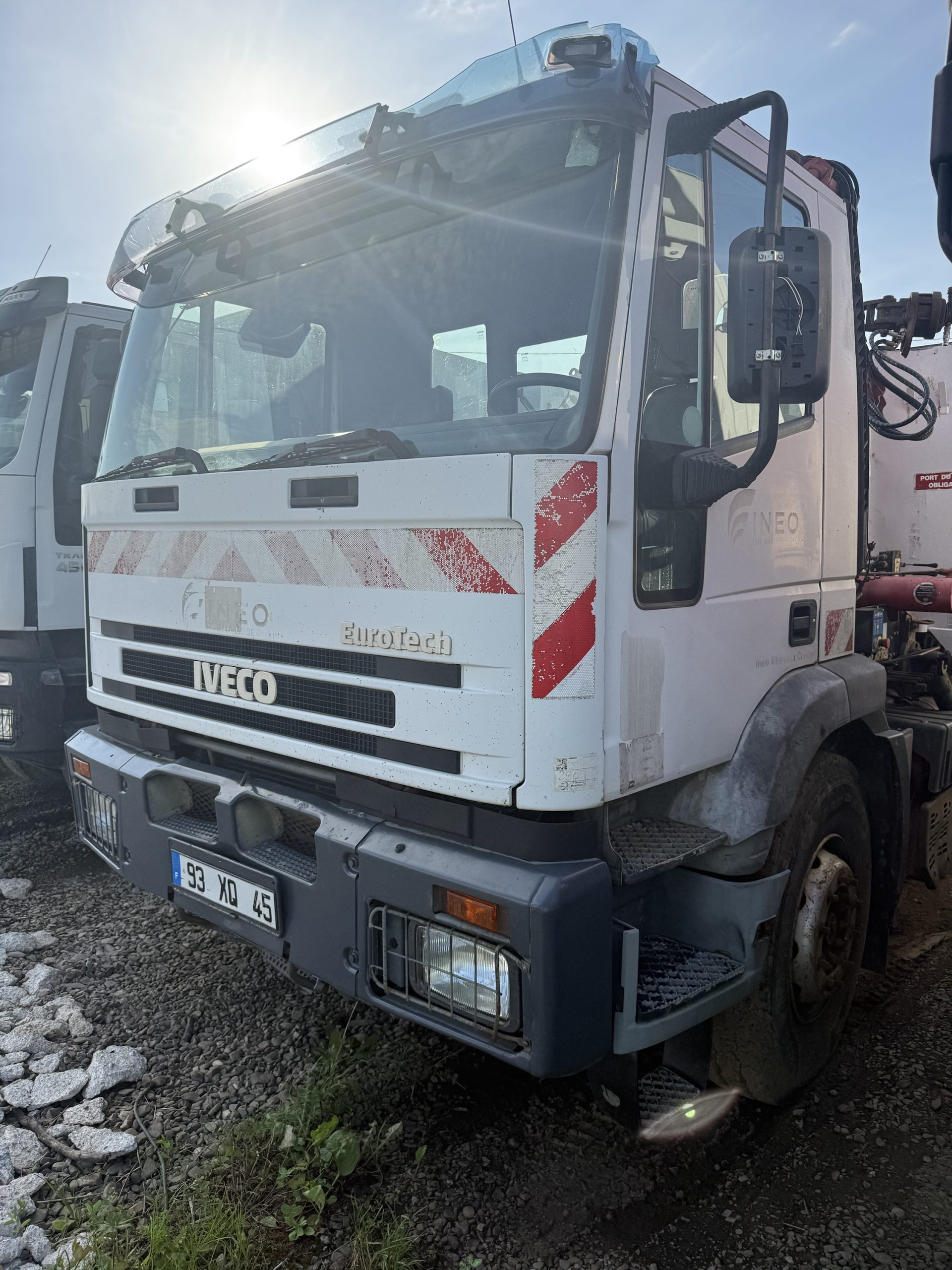 IVECO Trakker 19 tone cu macara