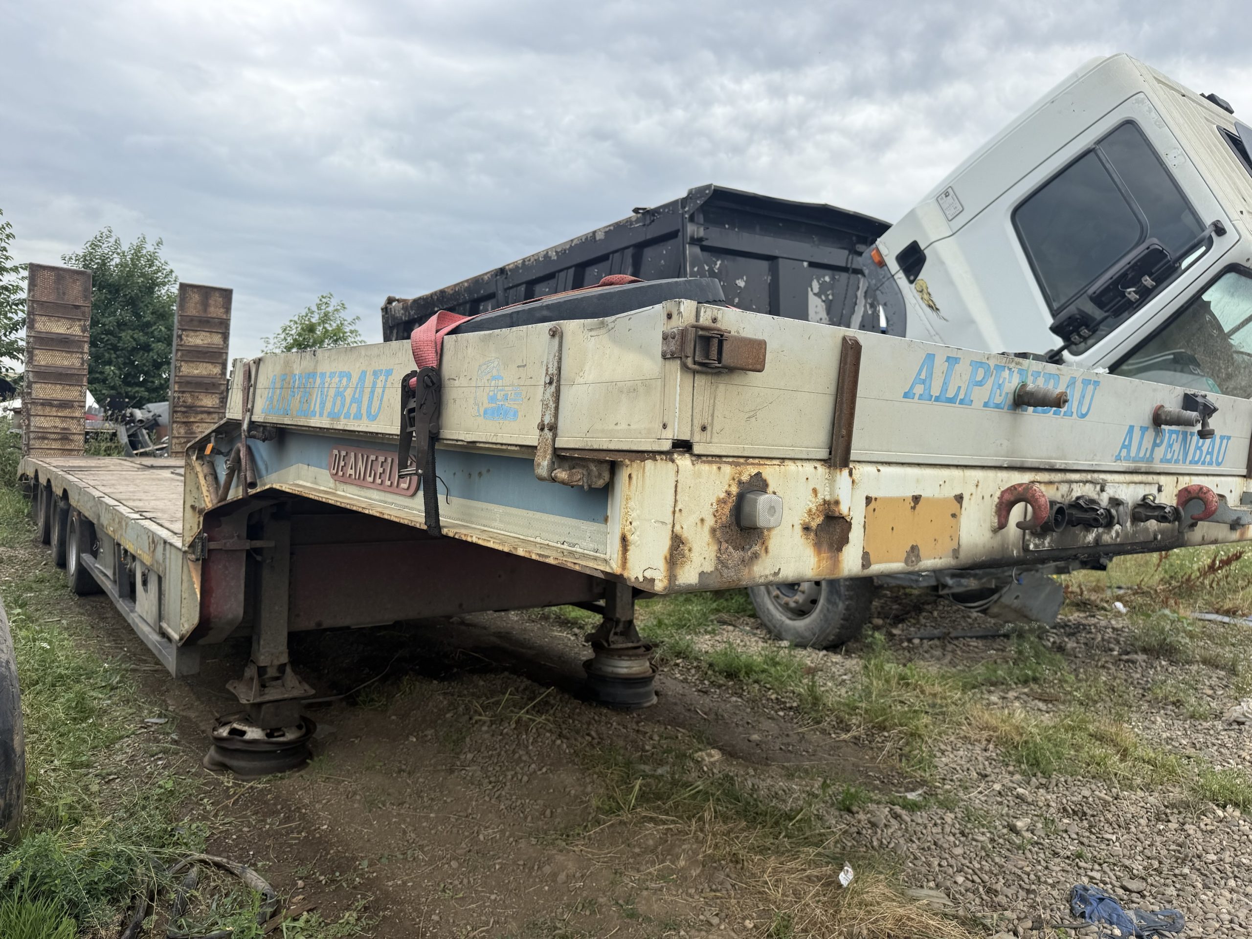 Trailer 3 axe nou si SH - 2000