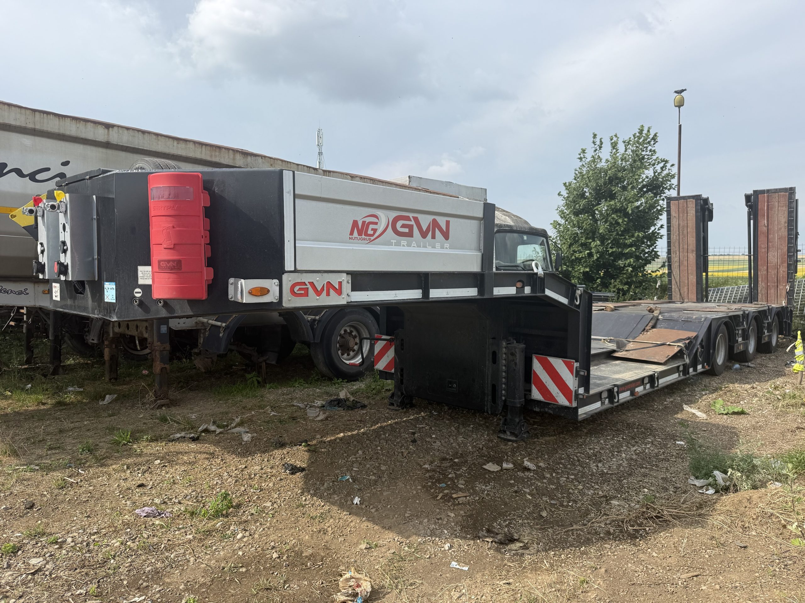 Trailer 3 axe nou si SH - 2000
